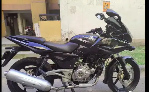Bajaj Pulsar 220F 2016