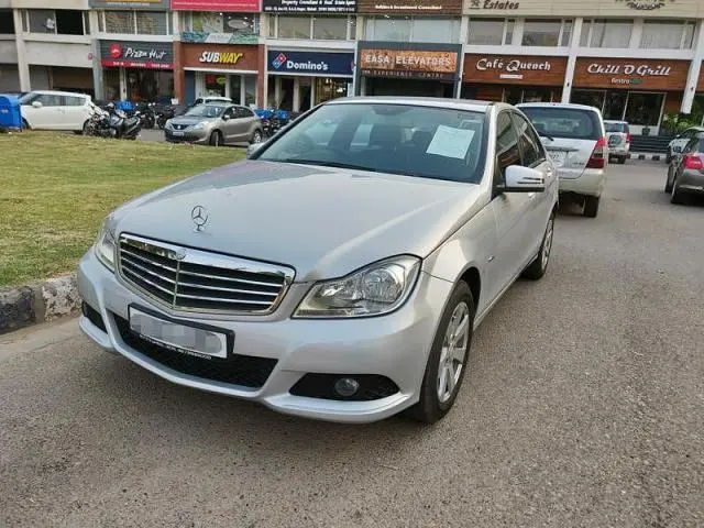 Mercedes-Benz C-Class 220 BlueEfficiency 2012