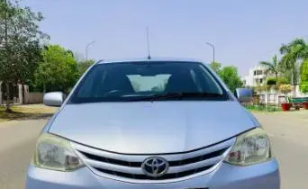 Toyota Etios Liva G 2011