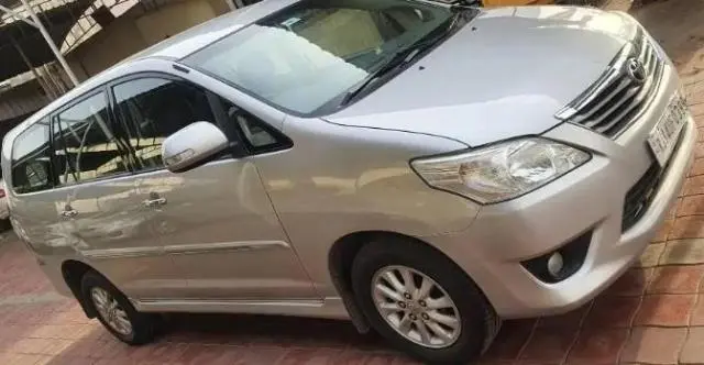 Toyota Innova 2.5 VX 7 STR BS IV 2013