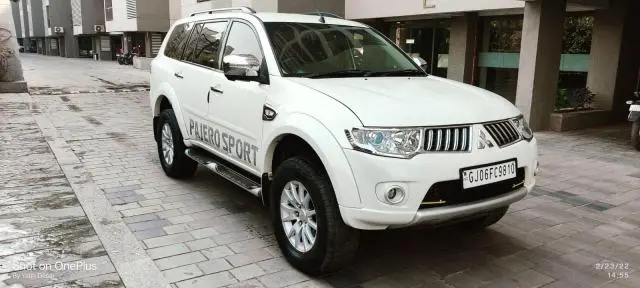 Mitsubishi Pajero Sport 2.5 MT 2012