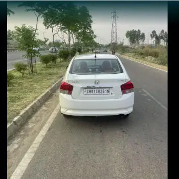 Honda City S i-VTEC 2010