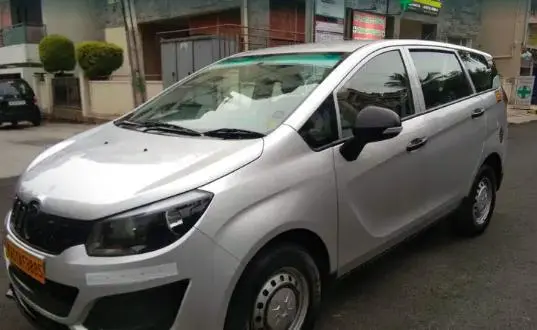 Mahindra Marazzo M2 8 STR 2020