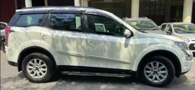 Mahindra XUV500 W10 1.99 2015