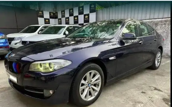 BMW 5 Series 520D LUXURY LINE 2011