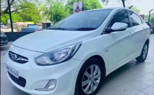 Hyundai Verna FLUIDIC 1.6 VTVT SX 2011