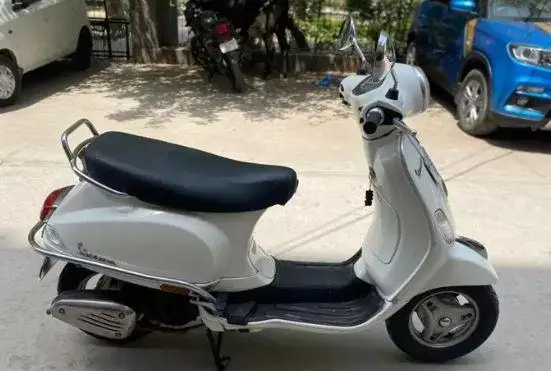 Piaggio Vespa 125cc 2012