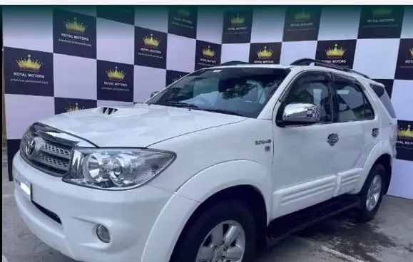 Toyota Fortuner 3.0 4X4 MT 2012