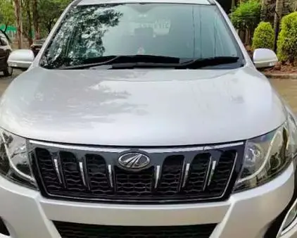 Mahindra XUV500 W6 2016