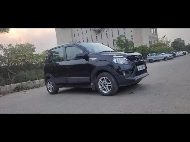 Mahindra NuvoSport N8 AMT 2016