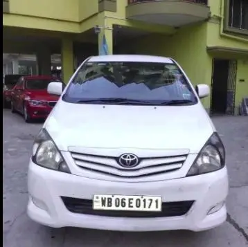 Toyota Innova 2.5 GX 8 STR BS IV 2010