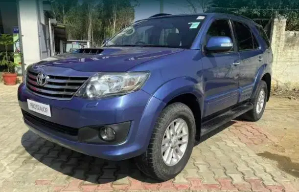 Toyota Fortuner 2.8 4x2 AT 2012