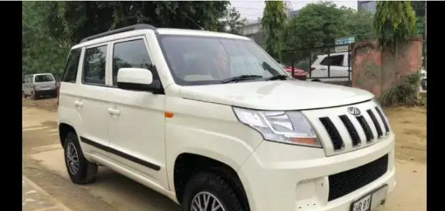 Mahindra TUV300 T6 Plus 2018