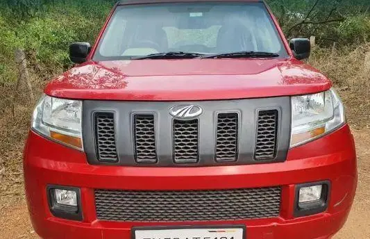 Mahindra TUV300 T4 Plus 2018