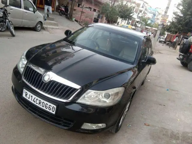 Skoda Laura ELEGANCE 1.9 TDI AT 2012