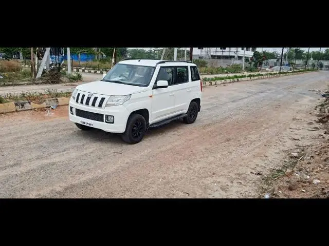 Mahindra TUV300 T8 2016