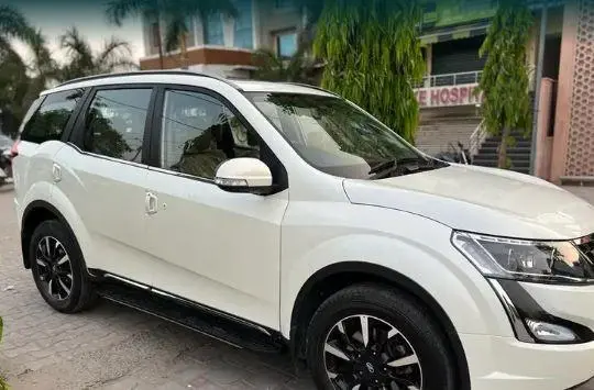 Mahindra XUV500 W11 2019