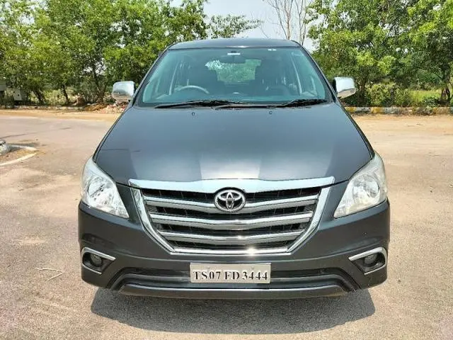 Toyota Innova 2.5 G 7 STR BS IV 2016
