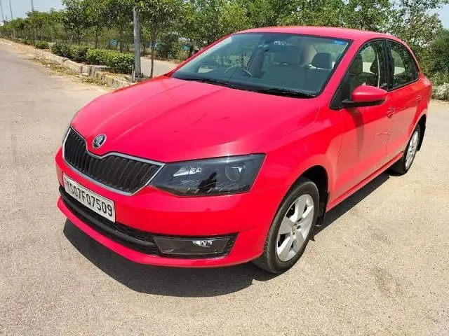 Skoda Rapid 1.5 TDI STYLE MT 2017