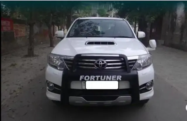 Toyota Fortuner 2.8 4x2 MT 2015