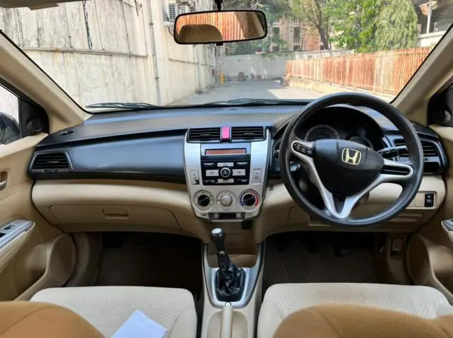 Honda City 1.5 V MT 2010