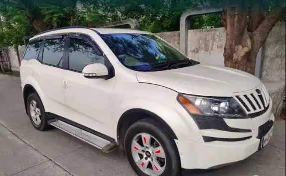 Mahindra XUV500 W8 4WD 2012