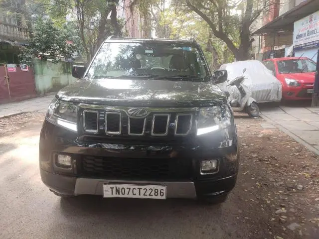 Mahindra TUV300 T10 2019