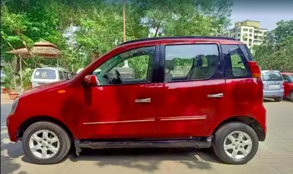 Mahindra Quanto C8 2013