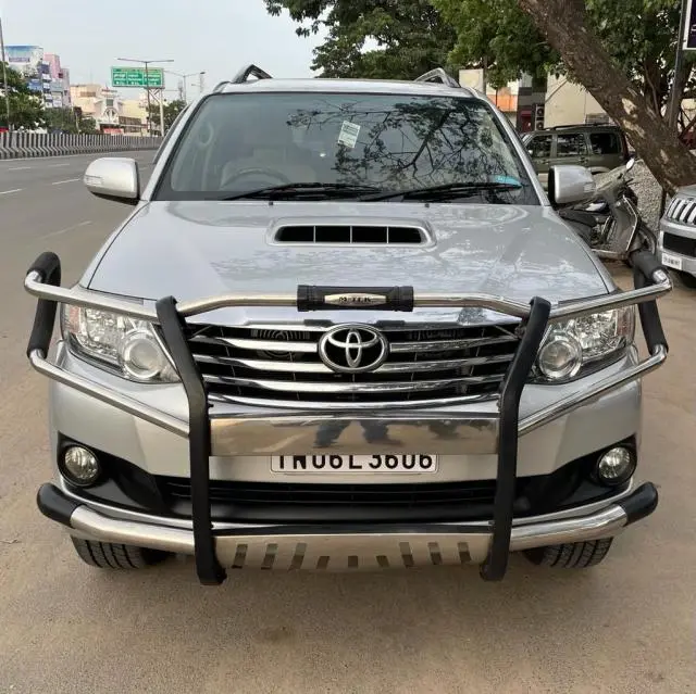 Toyota Fortuner 3.0 4X4 MT 2014