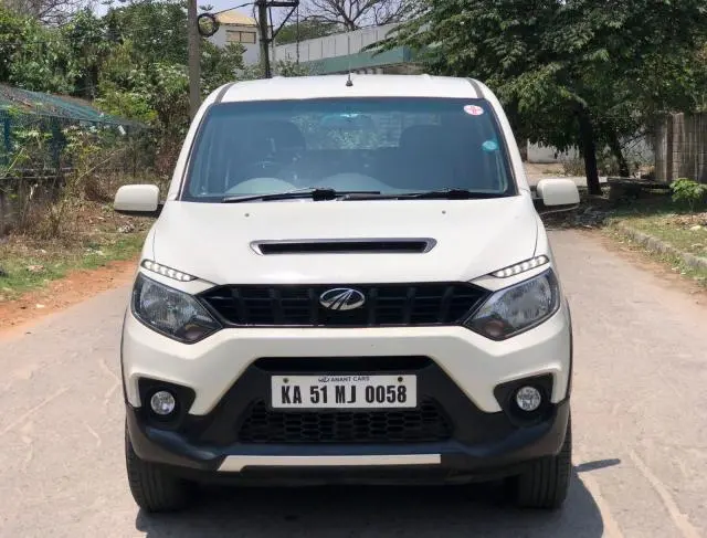 Mahindra NuvoSport N8 2016