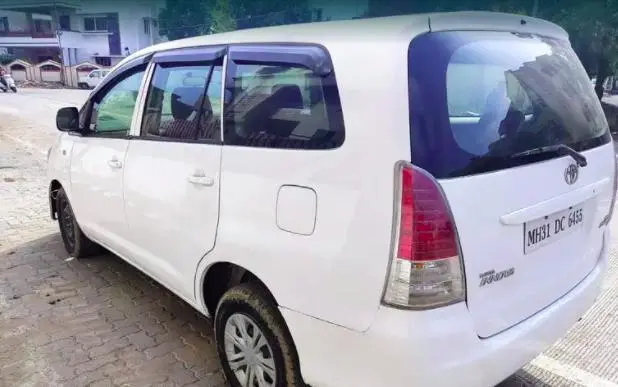 Toyota Innova 2.5 EV Diesel PS 8 Seater BS III 2010