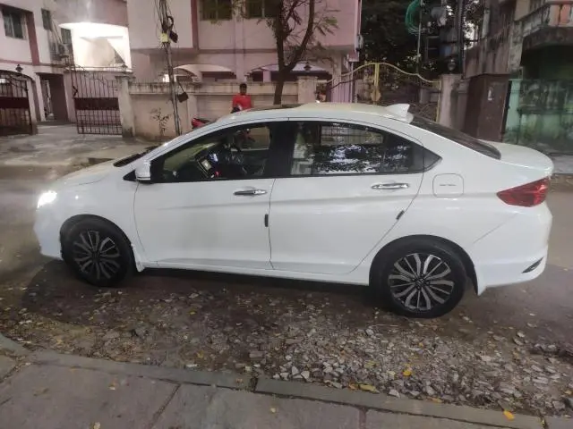 Honda City V CVT i-VTEC 2018