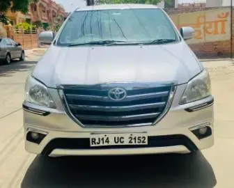 Toyota Innova 2.5 VX 7 STR BS III 2012