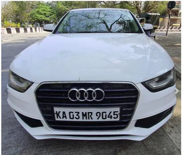 Audi A4 2.0 TDI S line 2012