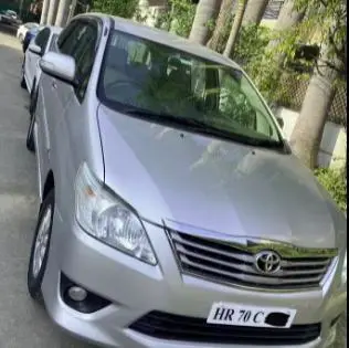 Toyota Innova 2.5 V 7 STR 2013