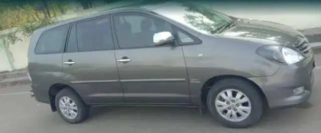Toyota Innova 2.5 V 7 STR 2010