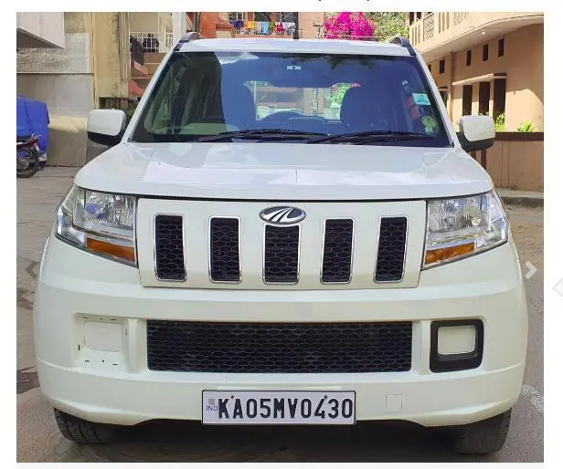 Mahindra TUV300 T6 Plus 2017