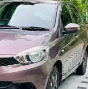 Tata Tiago Revotron XT 2017
