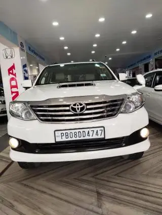 Toyota Fortuner 3.0 4X2 AT 2012