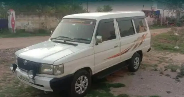 Toyota Qualis FS B1 2001