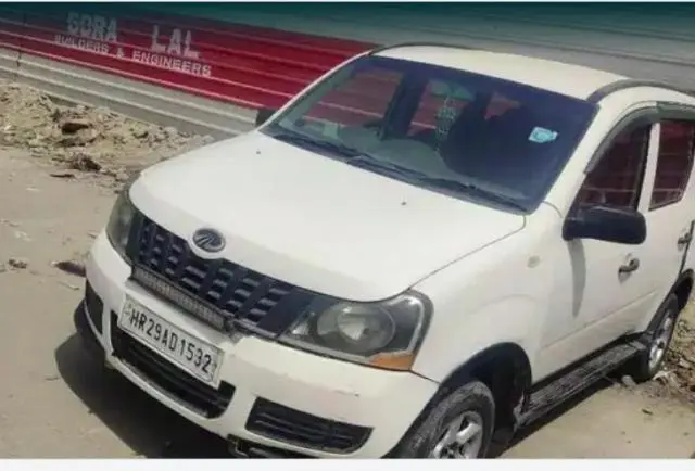 Mahindra Xylo Base 2012