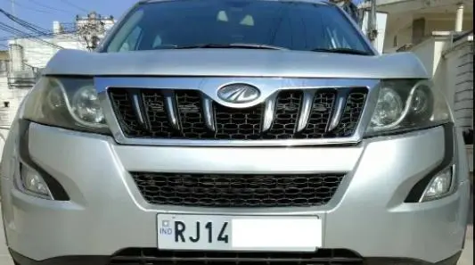 Mahindra XUV500 W8 2015