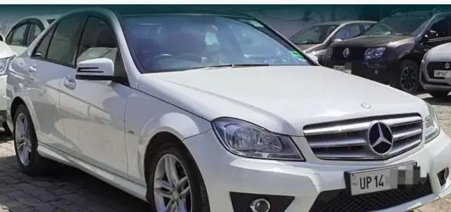 Mercedes-Benz C-Class 220 CDI AVANTGARDE AT 2013