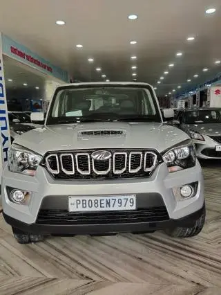 Mahindra Scorpio S5 2WD 2018