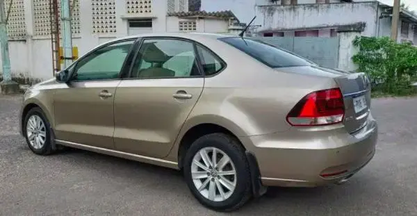 Volkswagen Vento 1.6L Highline 2016