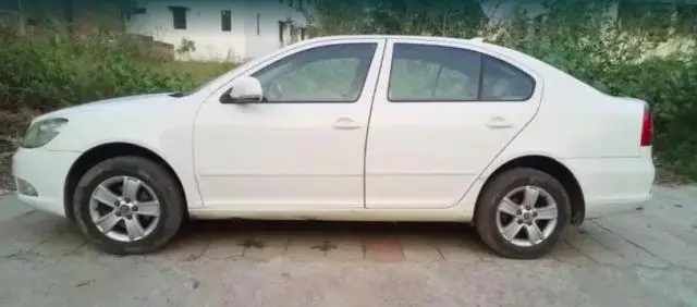 Skoda Laura AMBIENTE 1.9 TDI AT 2013