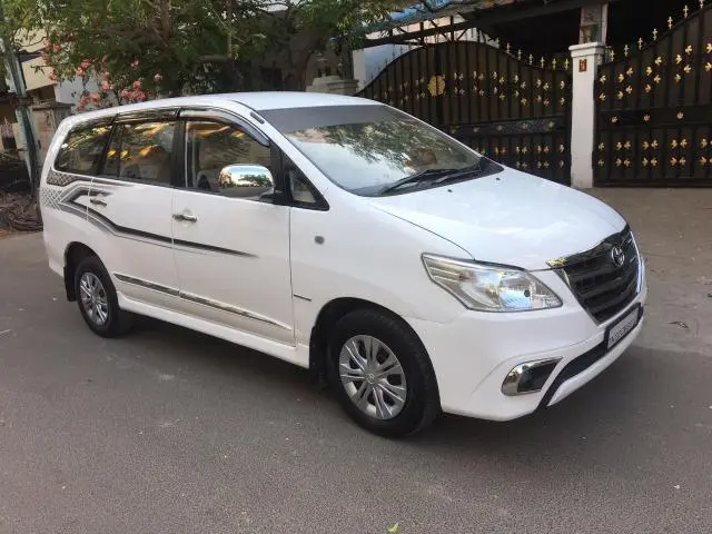 Toyota Innova 2.5 V 8 STR 2013