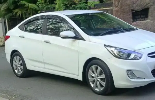 Hyundai Verna FLUIDIC 1.6 SX VTVT  OPT 2012