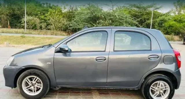 Toyota Etios Liva GD 2013