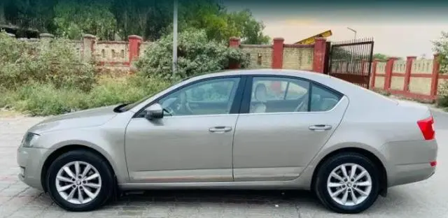 Skoda Octavia Elegance 2.0 TDI AT 2013